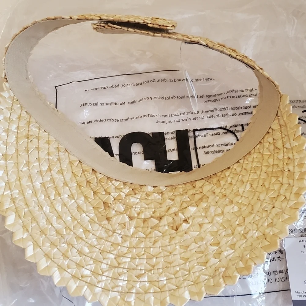 BEACH RIOT NWT. STRAW VISOR OS. VELCRO.